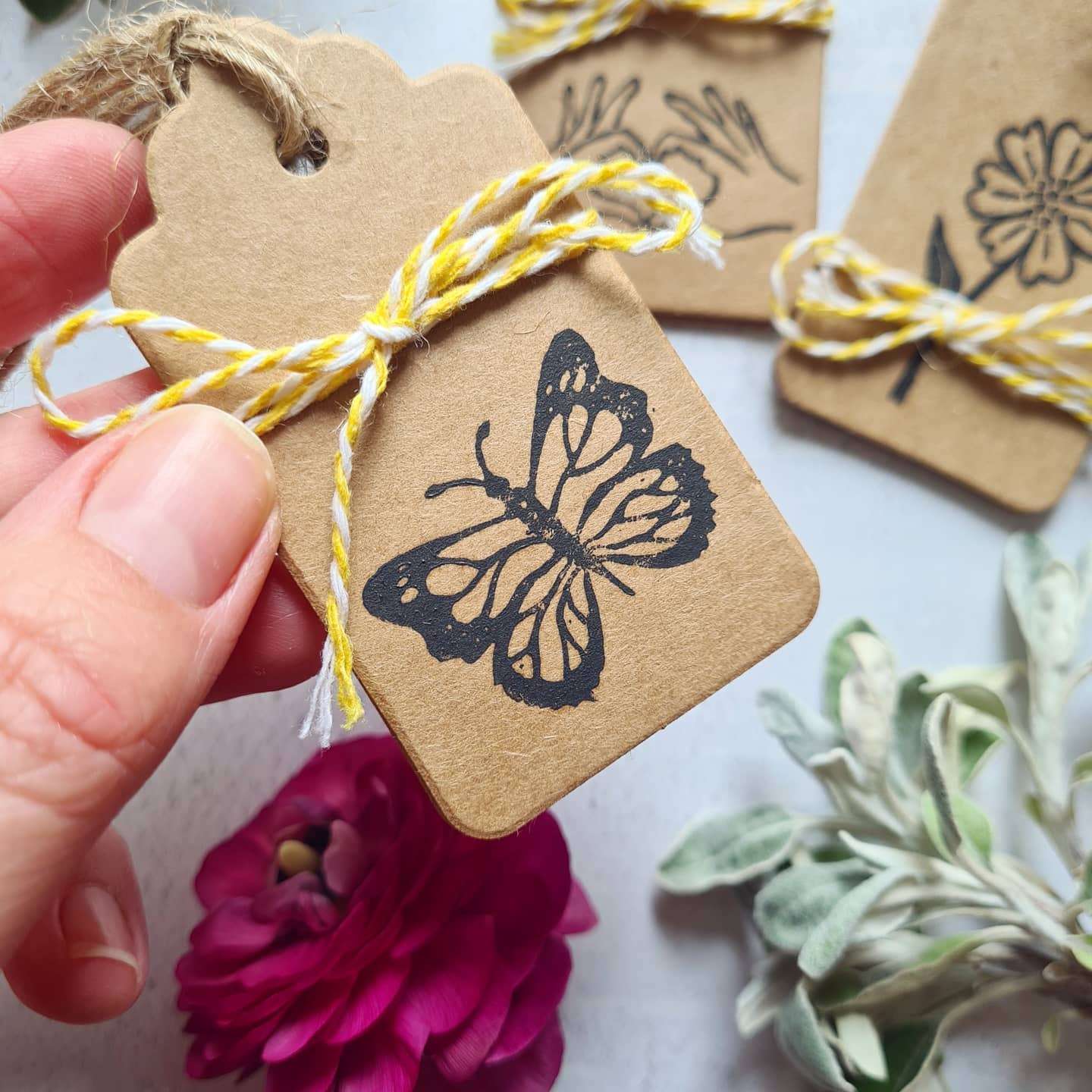 Have you taken a look in the gift section of my shop yet? 👀
Not only are there fun goodies like chocolate 🍫, art prints and makeup wipes, but there's also these sweet little handmade packs of gift tags! 🎁
Made from kraft card with designs carved and handprinted by me, these little guys are so useful to have around throughout the year for gifting! 🦋
Know someone who loves making that little extra effort when wrapping gifts? These would be perfect!
#inmyshop #newintheshop #gifttags #gifttag #madewithlove #handmade #handprinted #linocut #linoprint #blockprint #blockprinting #florist #floraldesigner #independentflorist #indieflorist #indiebusiness #independentshop #winchesterflorist #winchesterindependents #heartbeeflowers